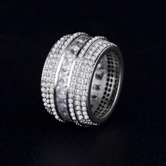 NEW LUXURY 925 STERLING SILVER DIAMOND BAND RING, BEAUTIFUL RING, SHINY RING. - Picture 3 of 5